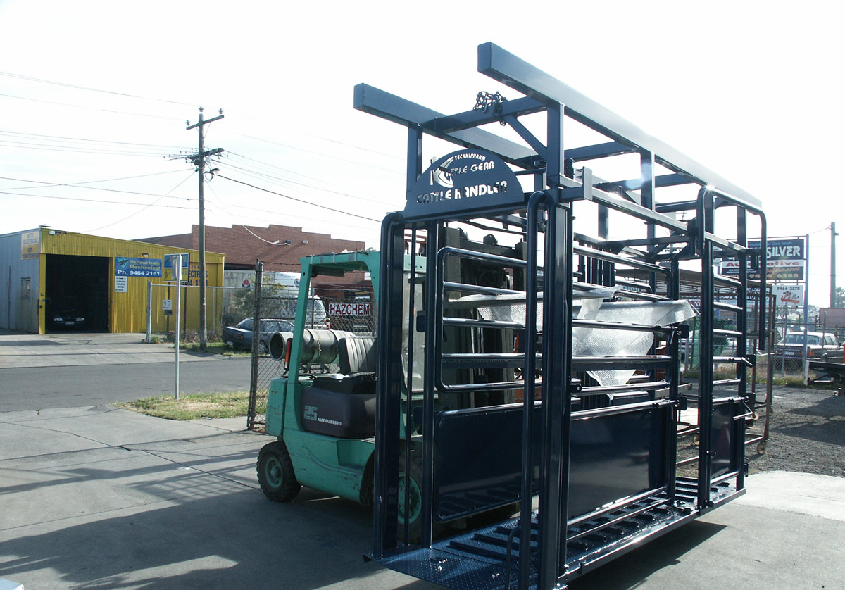Cattle crate